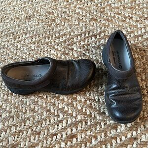 Merrell women’s clog mules size 8.5